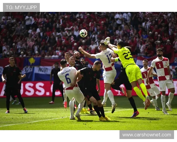 欧洲杯夜场氛围点燃城市，球迷齐聚共庆赛事热情升温